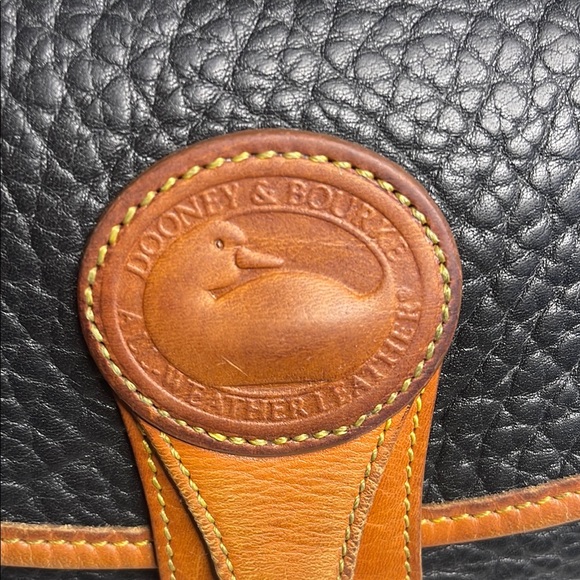 Dooney & Bourke Black and Tan Leather Shoulder Bag - Picture 4 of 16